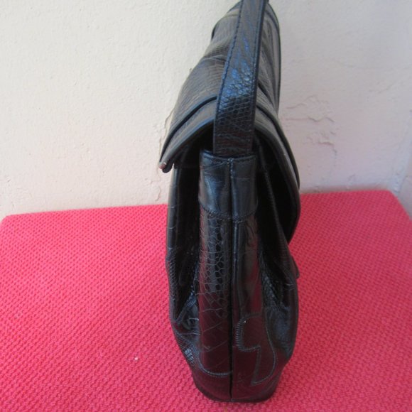 Sharif Mixed Media Adjustable Strap Crossbody or Shoulder Strap Black Purse - Picture 4 of 15